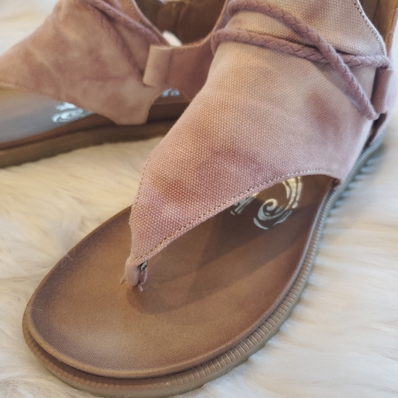 Authentic Gypsy Jazz Dusk in Blush Sandals - Picture 2 of 2